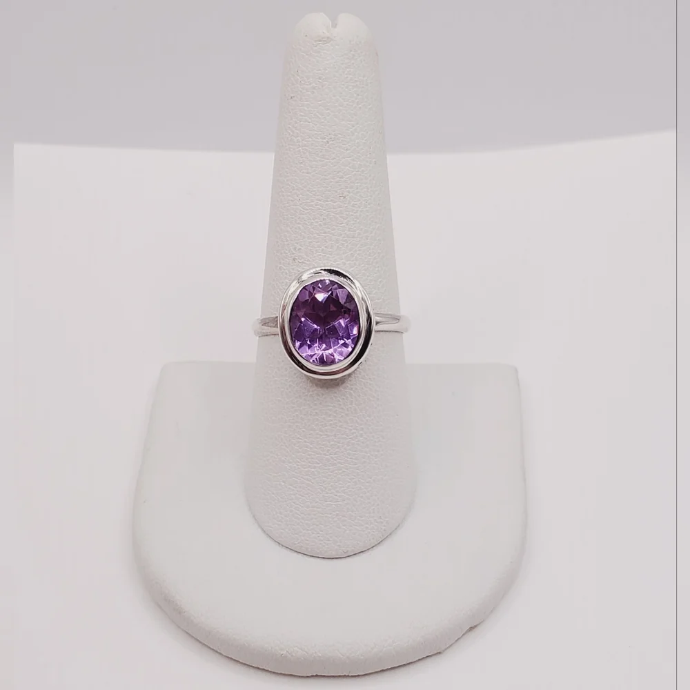 Bezel Set Oval Shaped Amethyst 925 Sterling Silver Heart Design Ring