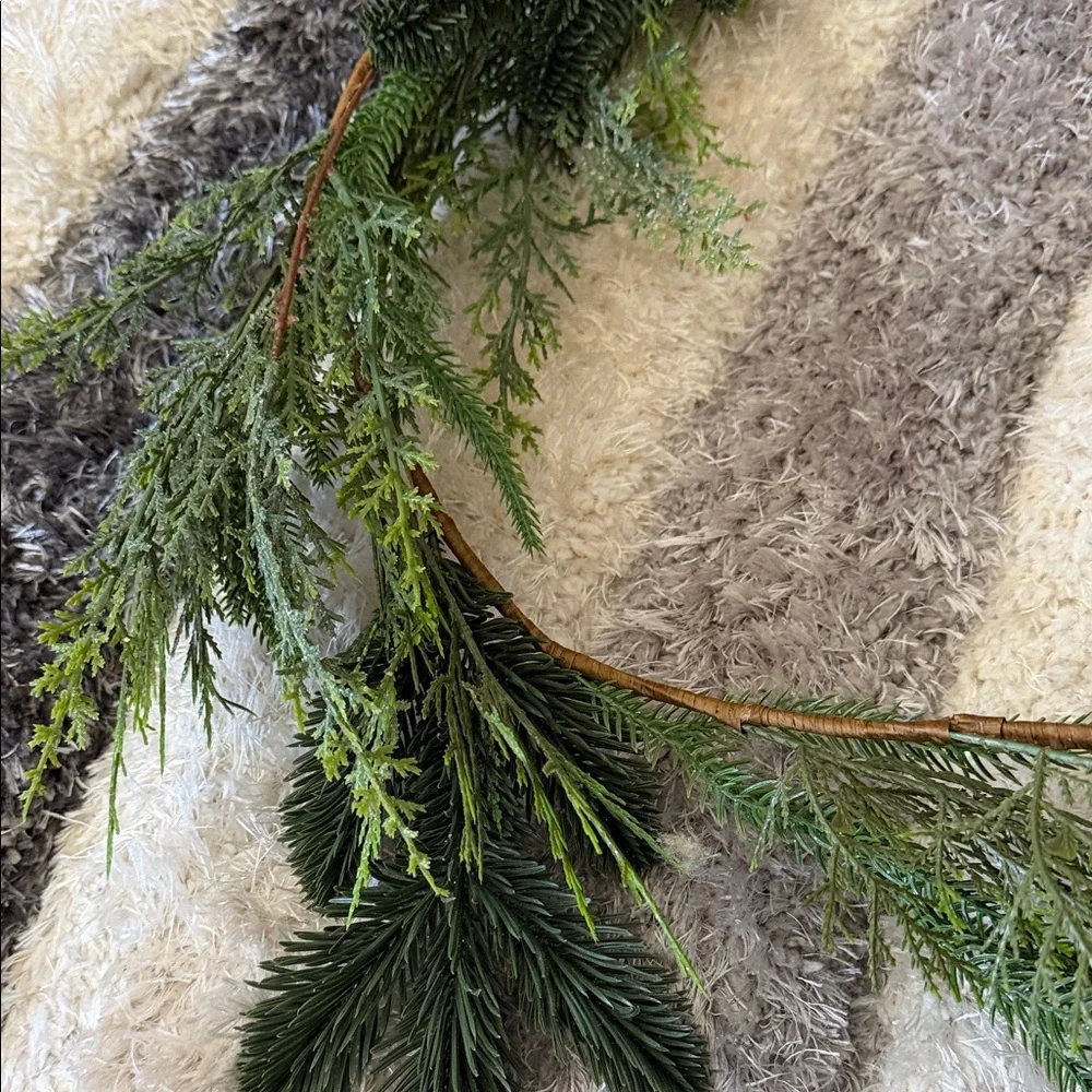 Evergreen Mixed Artificial Pine Garland