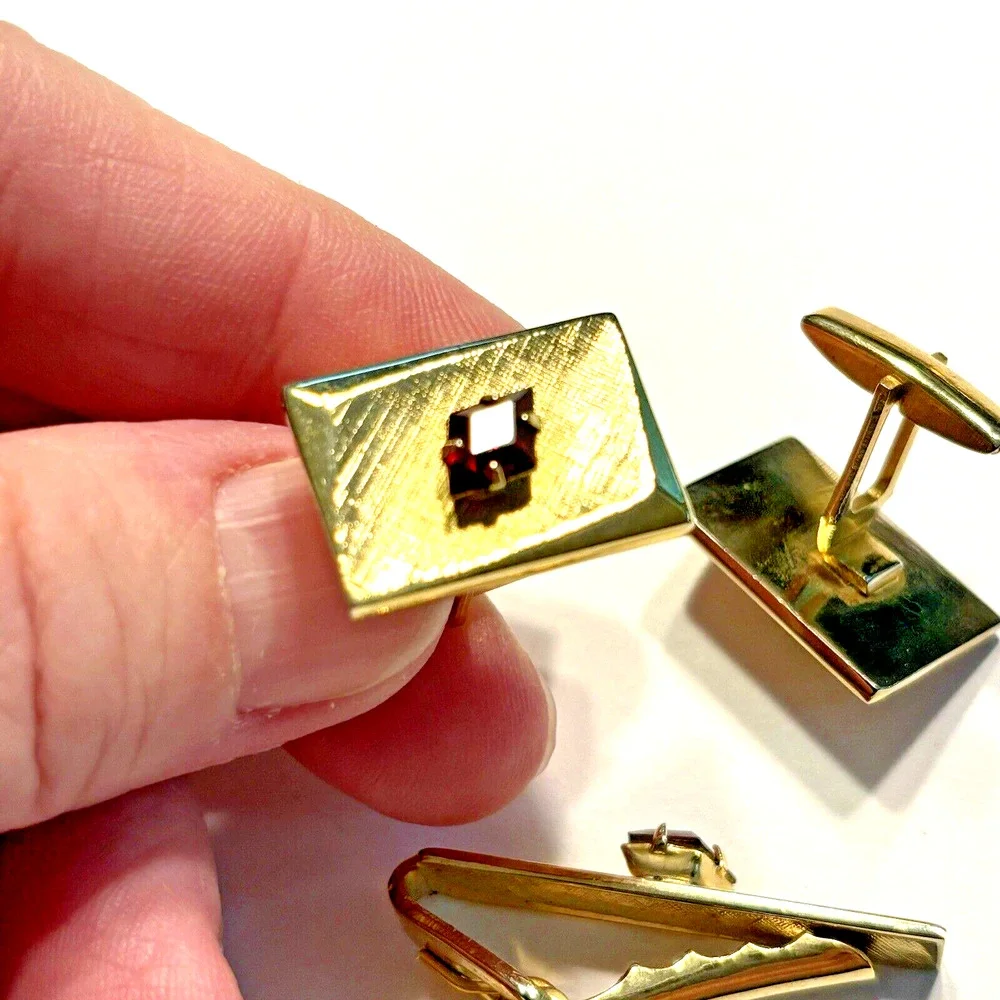 Vintage Mid Century Tie Bar & Cuff Links Mens Jewelry Set Gold & Red Rhinestones
