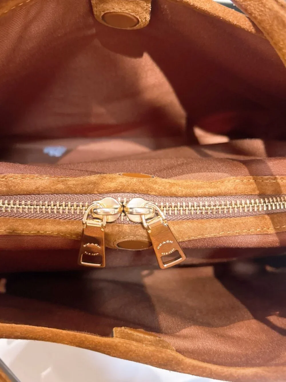 NWT COACH Erin Shoulder Bag WTH SUEDE 2026 CET41