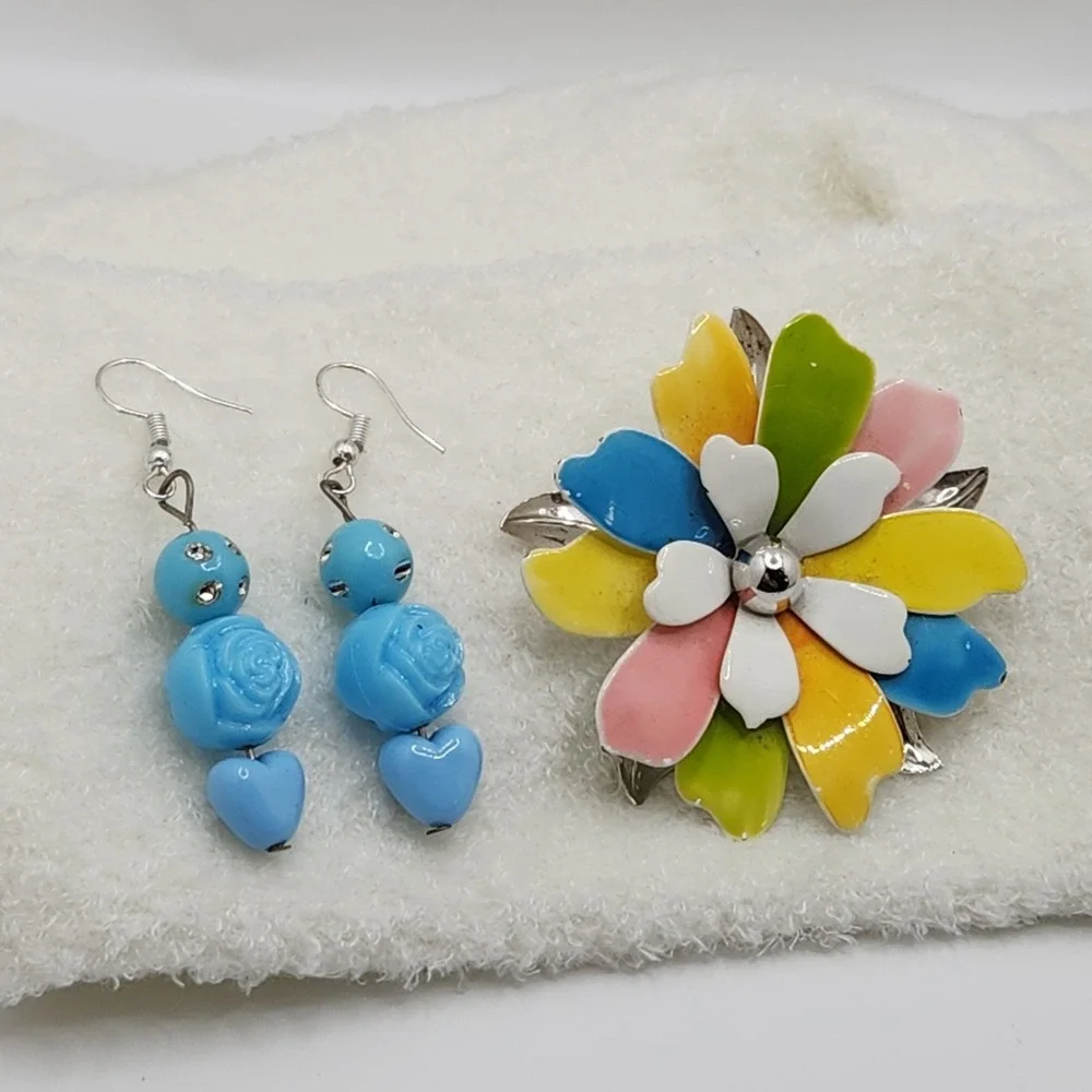 Sarah Coventry vintage enamel