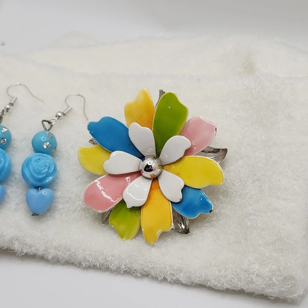 Sarah Coventry vintage enamel
