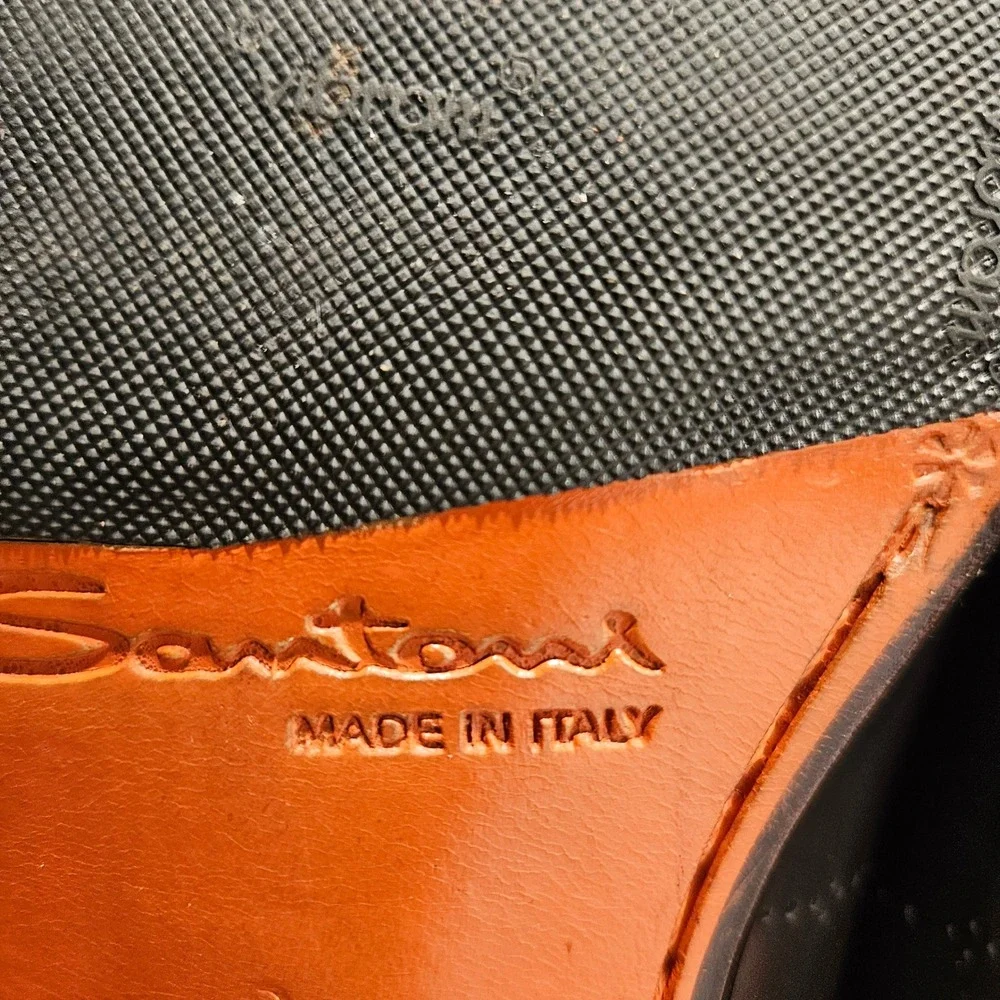 Santoni detailing along country