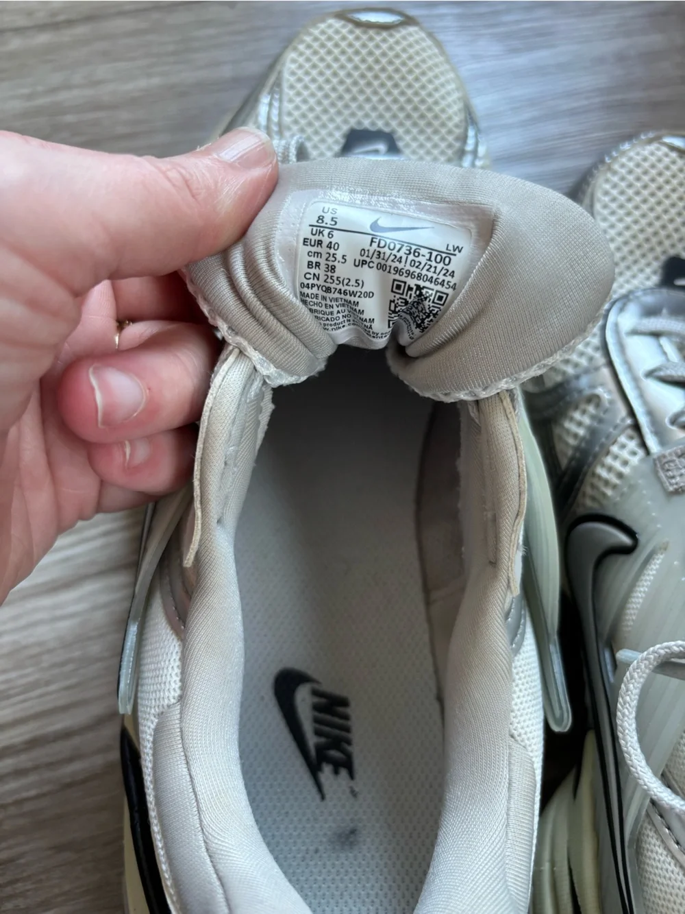 Nike Women’s V2K Running Shoe Cream and White Performance Sneakers Size 8.5