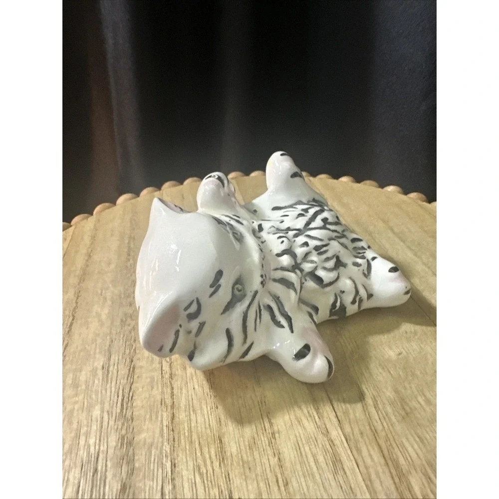 White/Black Ceramic Cat Pink Paws Green-blue Eyes 1979 6