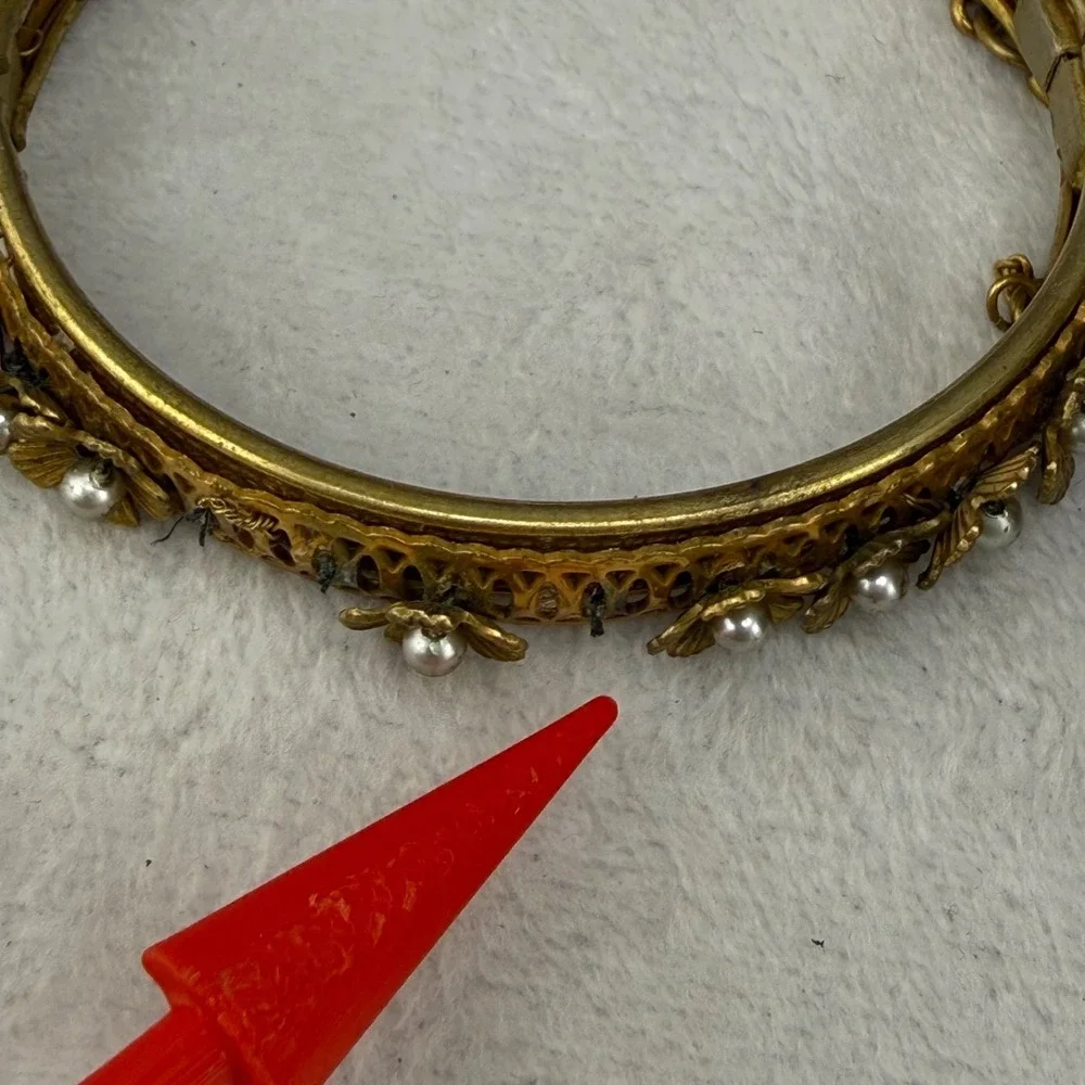 Vintage‎ Miriam Haskell Bangle Bracelet Gold Tone Flower Hinged 6.5