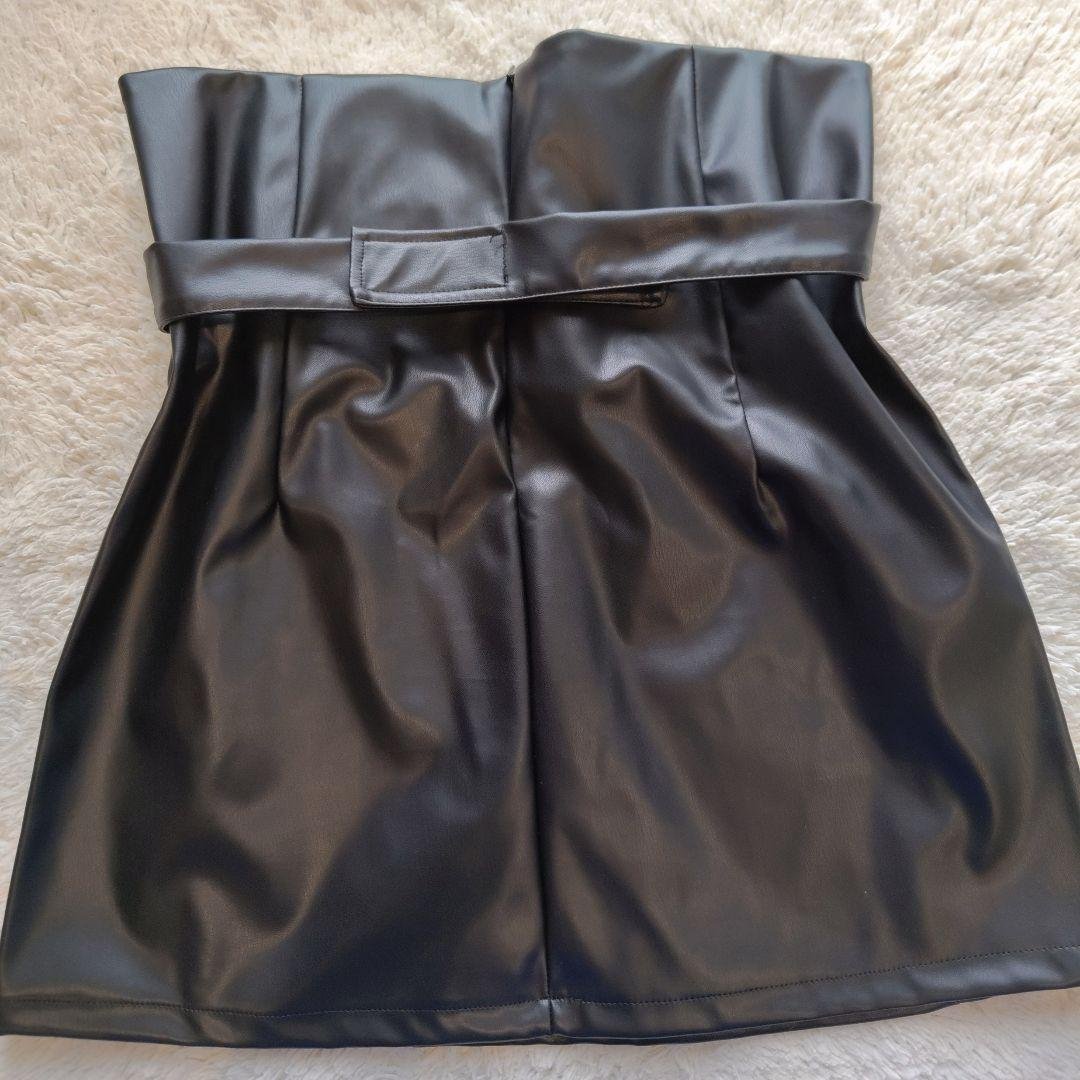 Black High-Waisted Pencil Skirt with Velcro