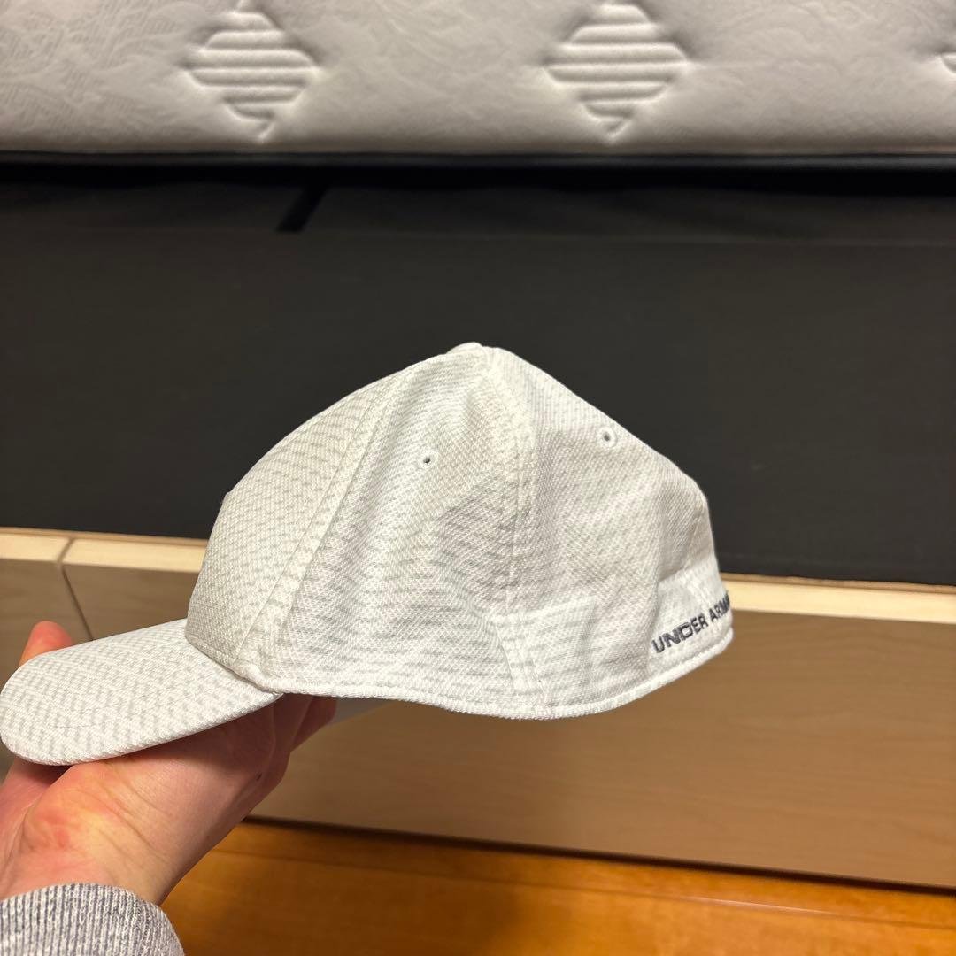 UNDER ARMOUR White Cap