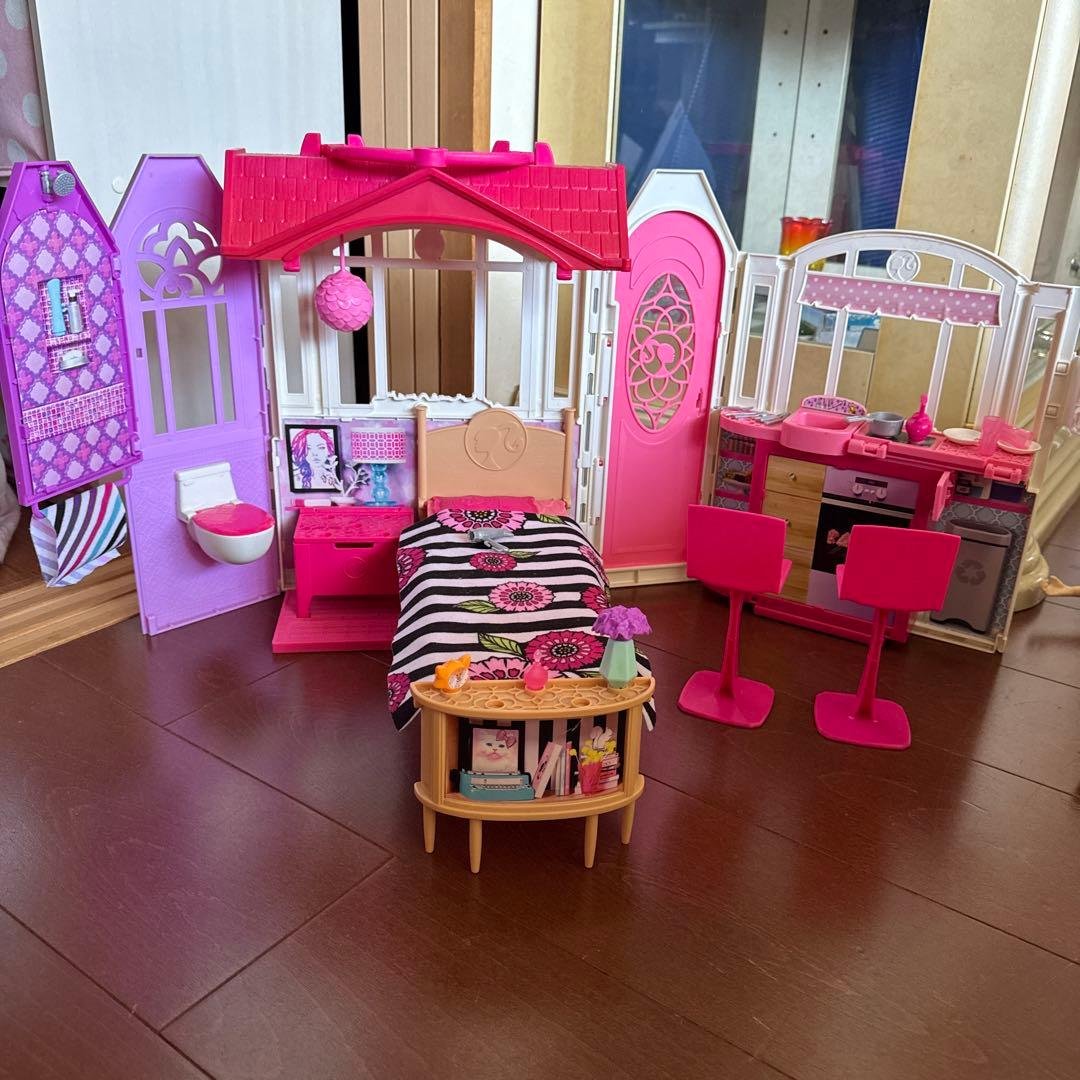 Barbie Glam Getaway House
