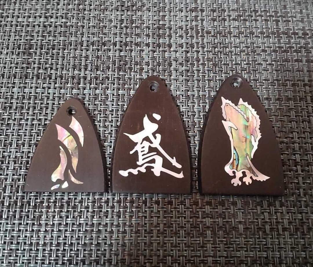 PRS Maple Pearl Frame Truss Rod Cover RESWOBM